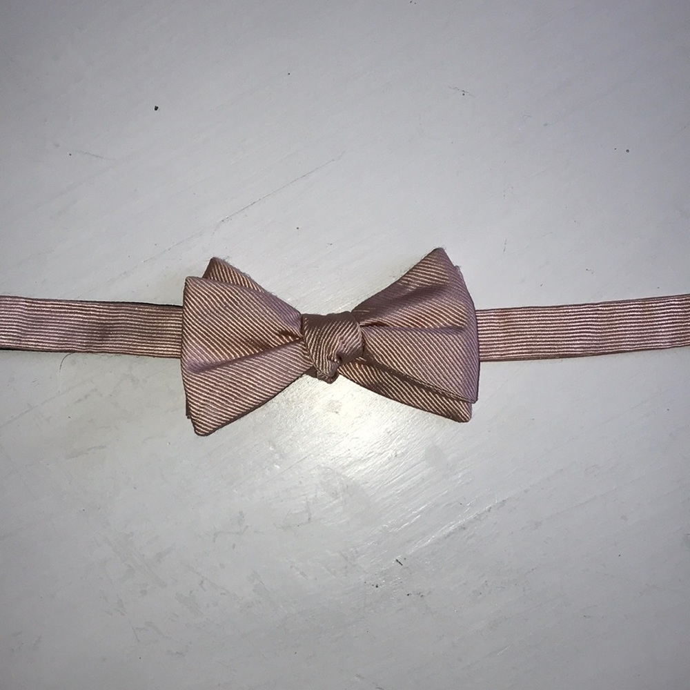 Bow tie